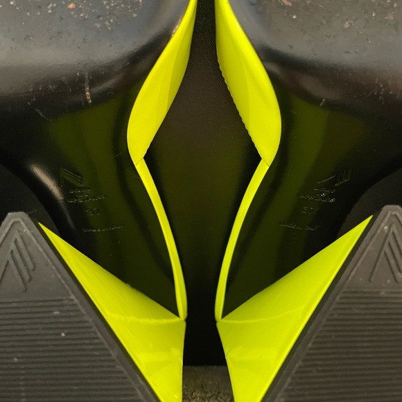 The Attico Devon Slide in Neon Fluo Yellow - Picture 9 of 13